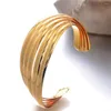 Bangle Luxury Open Cuff 24k toppkvalitet Dubai Bangles Guldfärg för kvinnor flickor fru brud armband smycken gåva