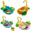 Spielzeug Automatische Vogelbadewanne mit Wasserhahn Haustier Papageien Brunnen SPA Pool Reinigungswerkzeug Sicheres Spielhaus Küchenspüle Vögel Spielzeugzubehör