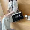 Torebki 70% zniżki na torebkę luksusową małą torbę projektową 2023 NOWOŚĆ Crossbody Canvas Trend Women's Wysoka pojemność jedno ramię