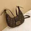 Bolsas baratas à venda Luz de luxo versátil Bolsa francesa Bolsa feminina letra feminina ombro único Oceano Air Canvas Crossbody