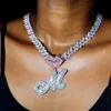 Collane a sospensione Trendy Pink Cuban Chain Micro Paved Mouth Cursive Lettera di gioielli da 14 mm Gifts 230506 230506