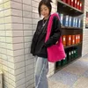 イブニングバッグY2Kロングショルダーストラップクールガールは本を模倣することができますウサギのぬいぐるみ人工髪のクロスボディバッグジッパーT230508