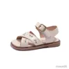 Sandaler Girls 'Sandals 2023 Sommar Nya broderade blommor Baby Girl Casual Beach Shoes Big Kids Princess Sandaler Ethnic Style Sweet