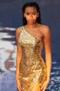 Schwarze Meerjungfrau-Abschlussballkleider für afrikanische Mädchen mit goldenen Pailletten, einer Schulter, transparentem Ausschnitt, sexy, lange Meerjungfrau, für formelle Anlässe, Abendparty-Kleider, sexy Empfangskleid mit Seitenschlitz