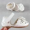 Sandalet sandaletler yeni çocuk ayakkabıları yaz moda deri tatlı çocuklar kızlar bebekler nefes alabilen içi boş yay sandaletler