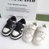 Zapatos para niños 2023 primavera nueva marca de moda coreana Casual Low Top pequeño blanco deportes zapato único baloncesto