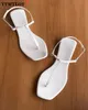 Tofflor avslappnade platta kvinnors strandsandaler flip flops sommar t-rem mjuka kvinnor sandaler ankel remmar vid havet semester sandaler för flickor 230509