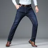 Mäns jeans sommarfjäder klassiker avslappnad fit flex jean 2023 män hög midja affär casual classic svart blå denim byxor 230509