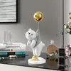 Dekorativa objekt Figurer Staty Desing Home Ornament Balloon Flying Bear Sclupture Harts Figurer Tabell ation Hemrum 230508