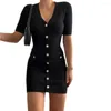 Robes décontractées robe tricotée femmes noir col en v boutons minces pull à manches courtes moulante sexy mini robes vêtements féminins printemps 2023