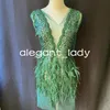 エメラルドグリーンクリスタルアップリケショートウエディング羽のドレス