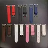 Correas de reloj de diseñador superior para Apple Watch Band 42 38 40 41 44 45 49 mm iwatch 8 7 6 5 4 3 2 Bandas para hombre y mujer Correas con estampado de letras de cuero negro