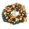 装飾的な花クリスマスリースハンド作られた松の円錐形のパーティーのための装飾