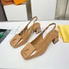 Tasarımcı Salla Düz Mule Sandalet Tıknaz Topuklu Metalik Kadınlar Lambskin Slipper Orta Topuk Dişleri Yüksek Topuklu Moda Slaytları Yaz Slaytları Kutu