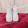 Ny topp heta lyxiga casualskor läder sneaker designer män kvinnor mode sneakers med herrtränare