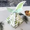 BOLO S CASAMENTO FAVORES BOMOBONIERA Caixa de presente de aniversário de estilo verde estilo florestal triangular Flores de flores de folhas de doces tags folhas de folha Ribbon 230508