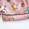 Pijama Kids pijamas Conjunto de pijama de seda meninos meninos desenho animado pijamas pijamas de manga curta tops shorts roupas íntimas de roupas de dormir de roupas de dormir 230509