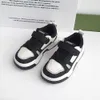 Zapatos para niños 2023 primavera nueva marca de moda coreana Casual Low Top pequeño blanco deportes zapato único baloncesto