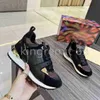 Designer RUN AWAY Sneakers Herr Fritidsskor Kalvläderskor Dam Sneaker Mesh Color Trainers Retro Splicing Mode Sko Med Box