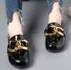 Kapcie Kobiety złoty łańcuch zamknięty palec na butach okrągłe niskie obcasowe slajdy Flip Flip Flop