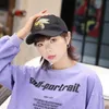 23 Yeni İlkbahar ve Yaz Şapkası Erkekler Kore Versiyon Trend Beyzbol Kapağı Siyah İşlemeli Küçük Arı Kadınlar Günlük Çok Yönlü Kapak