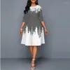 Casual jurken Autumn Spring Women Three Quarter Sleeve O-Neck Polyester Printing knie-lengte A-Line Dress S-5XL Kerstmis