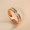 Ringas de banda Luxo aaa cz anel de zircônia para mulher homem 18 kgp Rose Gold Silver Color 316L Aço inoxidável Jóias de casamento Frete grátis (GR208) Z0509