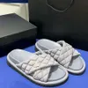 Slipper Luxury Sandal Men Женщины ботинки бассейн подушка комфорт тисненные мулы медные тройной черный розовый слоновой кот летние модные слайки пляжные тапочки