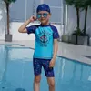 子供用水着3〜12歳の男の子水着2PCS水泳スーツキャップ半袖ボディスーツキッズ水着少年ビーチラッシュガードP230509