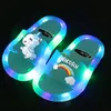 Pantofole Pantofole illuminate per bambini Animali unicorno Stampe Ragazzi Ragazze Sandali Moda Scarpe carine Bagno Piatto Bambini Sandali per bambini 230509