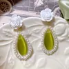 Boucles d'oreilles pendantes mode française grâce tendre pour les femmes sens du Design blanc Rose perle vert opale bijoux goutte d'eau oreille Clip