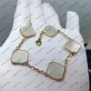 Love design Luxury Classic 4/Four Leaf Clover Charm Bracelets Elegance Van Designer Chain 18K Gold Shell for Girl Wedding Mother' Day Fashion Jewelry WomenS Lucky Gift