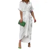 Kvinnors badkläder strandklänning för kvinnor 2023 Sommarbikini täcker lapel kort ärm enkel bröstskjol kjol med hög midja fast polyester