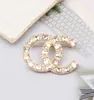 20 estilo Doble Letra Broche de Lujo Marca 18 K Chapado en Oro Mujeres Cristal Rhinestone Perla Traje Pin Joyería de Moda Decoración Accesorios de joyería