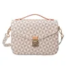 Bolsos de hombro Clásico Marca de lujo Beige Mujeres Mensajero Diseño Mujer Crossbody Bolsos Vintage Bolso femenino de alta calidad 230426