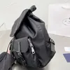 Zaini neri di lusso unisex Borse da scuola Borsa da studente in nylon di medie dimensioni Borsa da viaggio all'aperto Borse a tracolla Zaino per uomo donna