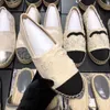 TOP2023 Classic Luxury Designer Lazy Slippers äkta läderkvinnor espadrilles glida loafers skor märke bekväm duk platt fiskare sandal kanal zapat