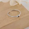 Cluster-Ringe, die europäische amerikanische Art und Weise 925 Sterlingsilber-Schwarz-Zirkonia-Steine offenen Ring-weiblichen Feiertags-Partei-Schmuck verkaufen