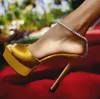 Letni luksusowe sandały Saeda Sandały z krystalicznym łańcuchem 2023S/s High Obcowanie wieczorne sukienka Lady Gladiator Sandalias Pumps zniżki EU35-43