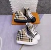 Nuevos zapatos de diseñador para niños Zapatillas de deporte de moda Zapatos de lona de alta calidad para niños y niñas Calzado para niños de alta calidad que incluye caja de zapatos de marca