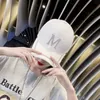 Nouveau chapeau de langue de canard à la mode Parasol polyvalent et crème solaire chapeau de lettre m Chapeau de soleil extérieur à la mode pour femmes Casquette de baseball d'été