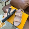 Sandálias de grife confortam Sandálias Mulheres fuckle Leather Slides Sooffers Casual Sapatos Presbyopia Sapatos planos Sandálias Paseo Sapatos de plataforma Sapatos com caixa DayRremit