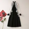 326 XXL 2023 Leerveer Flora Print Dress V Hals Black Middenkalf Polyester Panelld Dress Luxe mode Prom Dameskleding SH