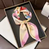 Women Designer Silk Scarf Fashion Brand Wrap Head Scarfs Square Flower Silk Twill Pashmina Scarves Shawle Pleated Birthday Present Enkel att matcha mjuk beröringsstorlek 70*70 cm