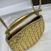 Bolsas de verão novas da moda 2023 bolsa feminina bolsa de ombro de designer quente bolsas da moda para meninas bolsa pequena geléia sardinha mini alça de metal e bolsa feminina clássica