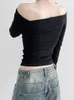 تي شيرت النساء دارلينجاغا غير رسمية الكتف أعلى أسود نحيف القمصان الأساسية الصلبة النحيفة الكورية الأزياء القوطية المحملات القوطية مائلة الرقبة 230510