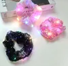 Neon Light Up Scrunchies per capelli Paillettes LED Cravatta per capelli Supporto elastico per coda di cavallo 3 modalità di luce Donne Ragazze Halloween Festa di Natale Bomboniere