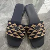 Nouveaux glissades de tissus pantoufles noires beige multicolores mules pour femmes et tongs sandales décontractées en cuir d'été plat