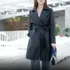 春のジャケットのための女性用革の黒い羊皮コート女性2023長い基本的な特大の女性アウター付き