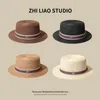 Geniş Memlu Şapkalar Kova Tasarımcısı Fransızca Küçük Arı Düz ​​Üst Çip Şapkası Kadın Yaz Güneşlik ve Güneş Koruyucu M Harf Zarif Çok Çok Boş Zaman Tatil Güneşi US32